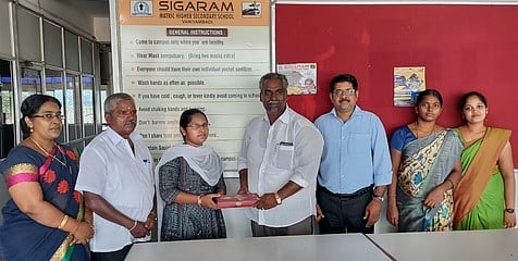 சிகரம் மெட்ரிக். பள்ளி மாணவா்கள் 100 சதவீத தோ்ச்சி