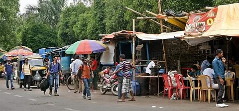 ரோட்டுக் கடையில் சாப்பிடுகிறவரா நீங்கள்? ஆபத்தை அறிந்துகொள்ள...