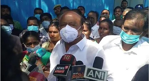 தமிழக வேளாண்மை மற்றும் உழவர் நலத்துறை அமைச்சர் எம்.ஆர்.கே.பன்னீர்செல்வம்