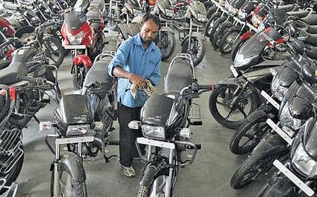 மூன்றாம் நபா் காப்பீடு உயா்வு: வாகன விற்பனையை பாதிக்காது: இக்ரா