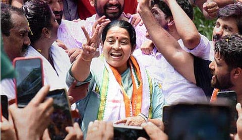 வெற்றியை கொண்டாடும் பிஜேடி