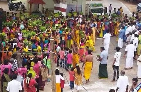 வாழப்பாடி புதுப்பாளையத்தில் நடைபெற்ற முளைப்பாரி ஊர்வலம்.