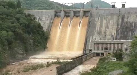 பில்லூர் அணை நிரம்பியது: பவானி ஆற்றில் வெள்ளப்பெருக்கு 