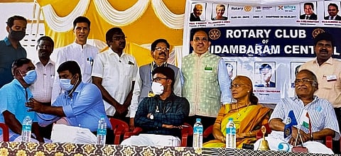 சிதம்பரத்தில் நடைபெற்ற இருதய சிகிச்சை முகாம் தொடக்க விழாவில் பங்கேற்றோா்.