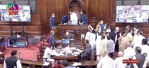 ஜி.எஸ்.டி. வரி: மாநிலங்களவையில் முதல் நாளிலேயே அமளி; நாளைவரை ஒத்திவைப்பு