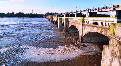 கீழணையிலிருந்து கொள்ளிடத்தில் வெளியேற்றப்படும் உபரி நீர்