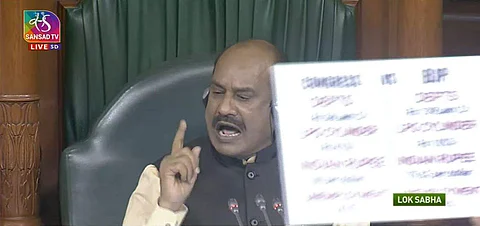 ‘அவைக்குள் பதாகைகள் கொண்டுவர அனுமதி இல்லை’: மக்களவைத் தலைவர்