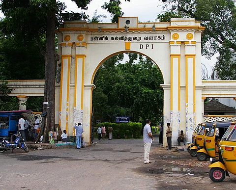ஆசிரியர்கள், மாணவர்கள் தமிழில் கையொப்பமிட பள்ளிக்கல்வித் துறை அறிவுறுத்தல்