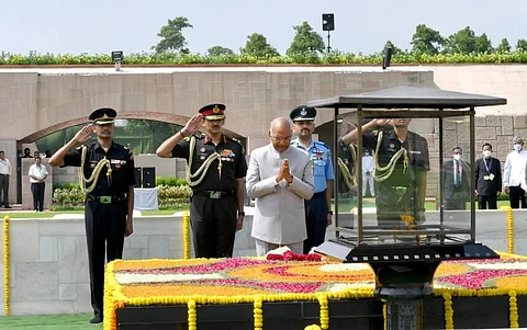 காந்தி நினைவிடத்தில் குடியரசுத் தலைவர் மரியாதை