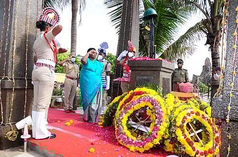 கார்கில் வெற்றி தினம்: புதுச்சேரி ஆளுநர் தமிழிசை செளந்தரராஜன் மரியாதை