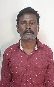 கைது செய்யப்பட்ட பழனிசாமி