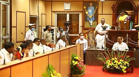 புதுச்சேரி சட்டப்பேரவை: பட்ஜெட் கூட்டம் தொடங்கியதும் திமுக, காங்கிரஸ் வெளிநடப்பு