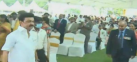 ஆளுநர் மாளிகை தேநீர் விருந்தில் முதல்வர் பங்கேற்பு