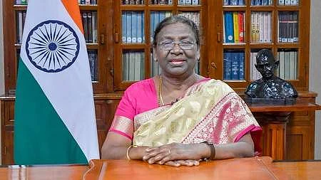 குடியரசுத் தலைவா் திரெளபதி முா்மு