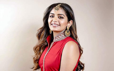 அதிதி சங்கர் விருமன் படத்தில் நாயகியாக நடித்து திரையுலகிற்குள் அறிமுகமாகியுள்ளார்.