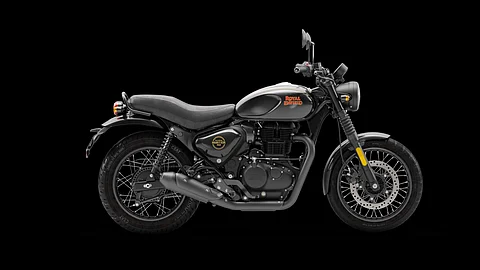 புதிய ஹண்டர் 350 மாடலானது 350 சிசி சிங்கிள் சிலிண்டர், டூ-வால்வு எஞ்சினை கொண்டுள்ளது. ராயல் என்ஃபீல்டின் முந்தைய மாடலை போல் இல்லாமல் ஸ்போர்ட்டி லுக் பெற்றுள்ளது. நன்றி: ராயல் என்ஃபீல்டு