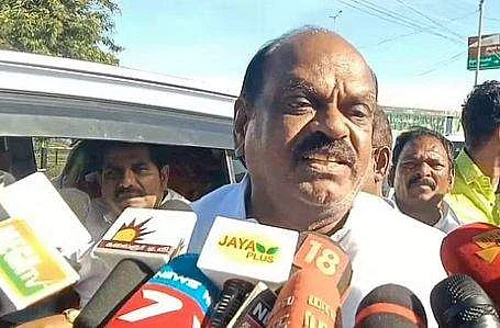 அதிமுகவினர் அனைவரும் ஒன்று சேர வேண்டும் என்பதே தொண்டர்களின் விருப்பம்: வைத்திலிங்க பேட்டி