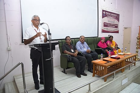 மாணவா்கள் மீதான அக்கறையே நல்லாசிரியா்களை உருவாக்குகிறது