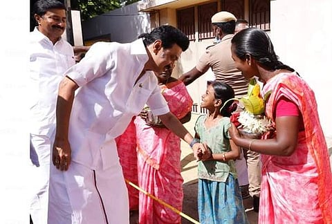 திருப்பூரில் அரை கி.மீ. நடந்து மக்களைச் சந்தித்த முதல்வர்!