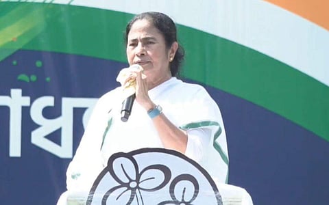 'நான் மட்டும் அரசியலில் இல்லாதிருந்தால் அவர்களின் நாக்கைக் கிழித்திருப்பேன்' - மம்தா ஆவேசம்!