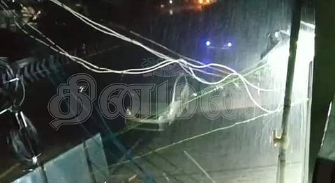 சங்ககிரி நகர் சுற்றுவட்டாரப் பகுதிகளில் ஞாயிற்றுக்கிழமை 54.2 மில்லி மீட்டா் மழை பெய்தது.