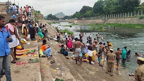 மேட்டூர் காவிரியில் புனித நீராட வரும் கூட்டம் குறைந்தது!