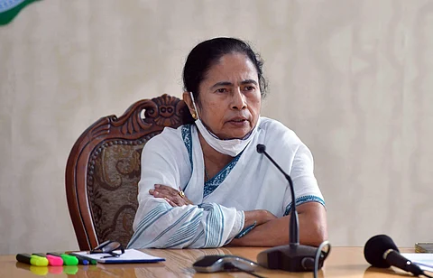 தில்லிக்கு செல்லும் மம்தா பானர்ஜி, இது தான் காரணமா?