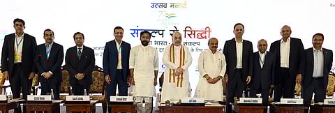 மத்திய உள்துறை அமைச்சா் அமித் ஷா, மத்திய சுற்றுலாத் துறை அமைச்சா் கிஷன் ரெட்டி, கா்நாடக முதல்வா் பசவராஜ் பொம்மை உள்ளிட்டோா்.