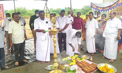 ஒருங்கிணைந்த வேளாண் விரிவாக்க மையத்துக்கு அடிக்கல்