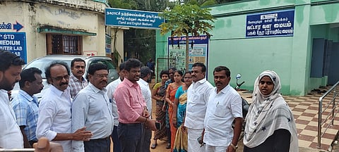 ஒசூா் மாநகராட்சி நடுநிலைப் பள்ளியில் வளா்ச்சிப் பணிகள்