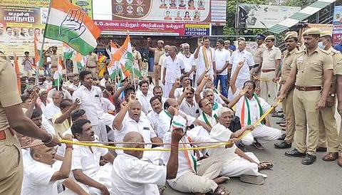திருப்பூரில் காங்கிரஸார் சாலை மறியல்: 100 பேர் கைது!