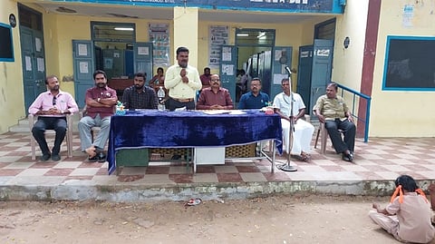 அரசுப் பள்ளியில் தமிழ் இலக்கிய மன்றம் தொடக்கம்