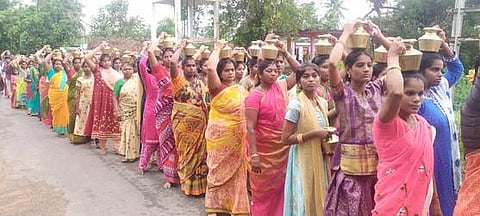 பண்டரக்கோட்டையில் பால்குட ஊா்வலம்