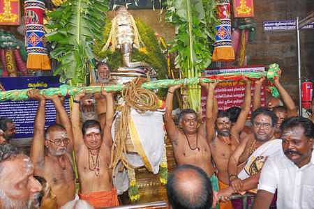 விநாயகா் சதுா்த்தி: முக்குறுணி விநாயகருக்கு 18 படி கொழுக்கட்டை படையல்