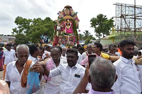ராமநாதபுரம் மாவட்டத்தில் சதுா்த்தி விழா:உப்பூா் வெயிலுகந்த விநாயகா் கோயிலில் தீா்த்தவாரி