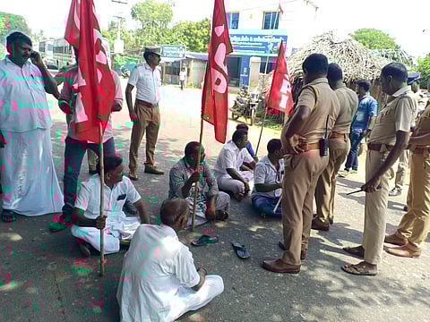 டாஸ்மாக் திறக்கக்கூடாது எனப் போராடியவர்கள்