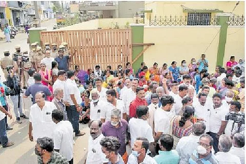 எஸ்.பி. வேலுமணி வீடு உள்ளிட்ட இடங்களில் சோதனை