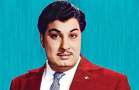 புகழின் உச்சியில் எம்ஜிஆர்