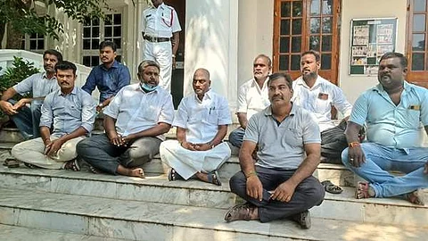 முதல்வர் ரங்கசாமியைக் கண்டித்து திடீர் உண்ணாவிரத போராட்டத்தை தொடங்கியுள்ள பாஜக ஆதரவு சுயேச்சை எம்எல்ஏ அங்காளன்