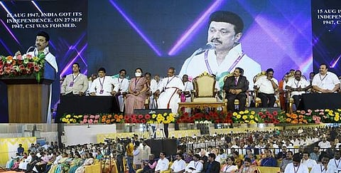 மேடையில் உரையாற்றும் முதல்வர் மு.க.ஸ்டாலின்