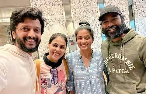 தனது கதாநாயகிகளுடன் தனுஷ் - வைரலாகும் புகைப்படம்