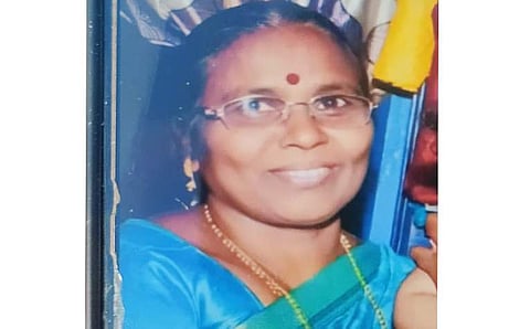 தலைமை ஆசிரியர் ரஞ்சிதம்