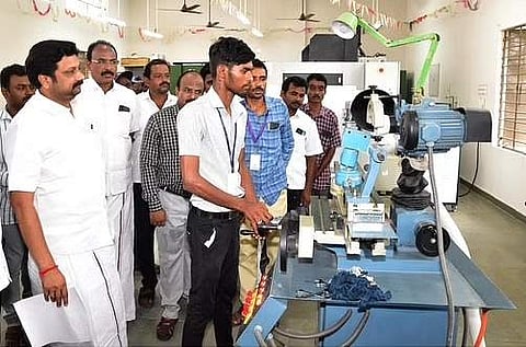 ரூ.7.46 கோடியில் நவீன தொழில்நுட்ப ஆய்வக கட்டுமானப் பணி தொடக்கம்