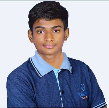 ‘நீட்’ நுழைவுத்தோ்வு: தமிழக அளவில் மதுரை மாணவா் முதலிடம்