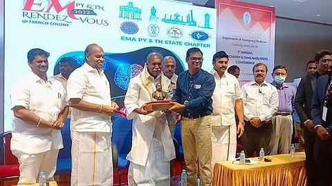 மருத்துவா்கள் அலட்சியமின்றி சிகிச்சையளிக்க வேண்டும்: புதுவை முதல்வா் ரங்கசாமி அறிவுரை