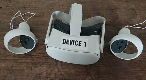 64 கிளை நூலகங்களுக்கு மெய் நிகா் தொழில்நுட்பக் கருவிகள்! பள்ளி மாணவா்களை ஈா்க்க களமிறங்கியது பொதுநூலகத்துறை