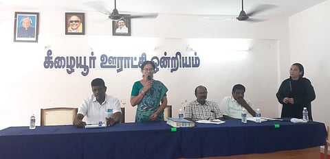 கூட்டத்தில் பேசிய ஒன்றியக் குழுத் தலைவா் செல்வராணி ஞானசேகரன்.