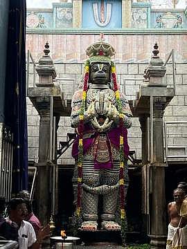 ஓணம் பண்டிகை: நாமக்கல் ஆஞ்சனேயருக்கு முத்தங்கி அலங்காரம்