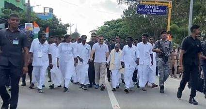 நாகர்கோவிலில் ராகுலின் 3-ம் நாள் நடைப் பயணம் தொடங்கியது!