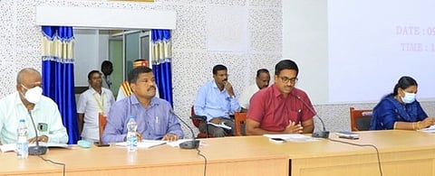 பருவமழைச் சேதம் இந்த ஆண்டும் தொடரக்கூடாது: வேலூா் ஆட்சியா் அறிவுறுத்தல்